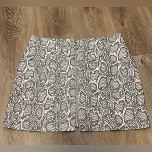 After Market Grey Snakeskin Mini Skirt size M